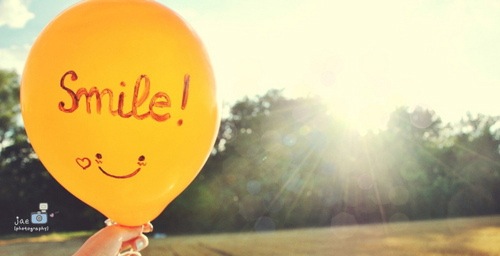 girl-sun-smile-balloon-Favim.com-754283